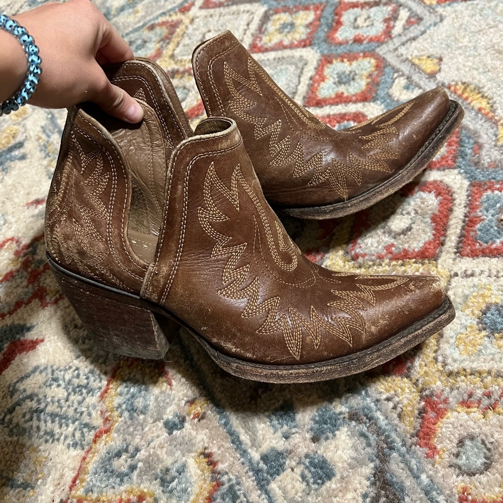 Ariat Dixon Western Booties